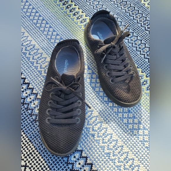 Black Allbirds - Picture 7 of 10